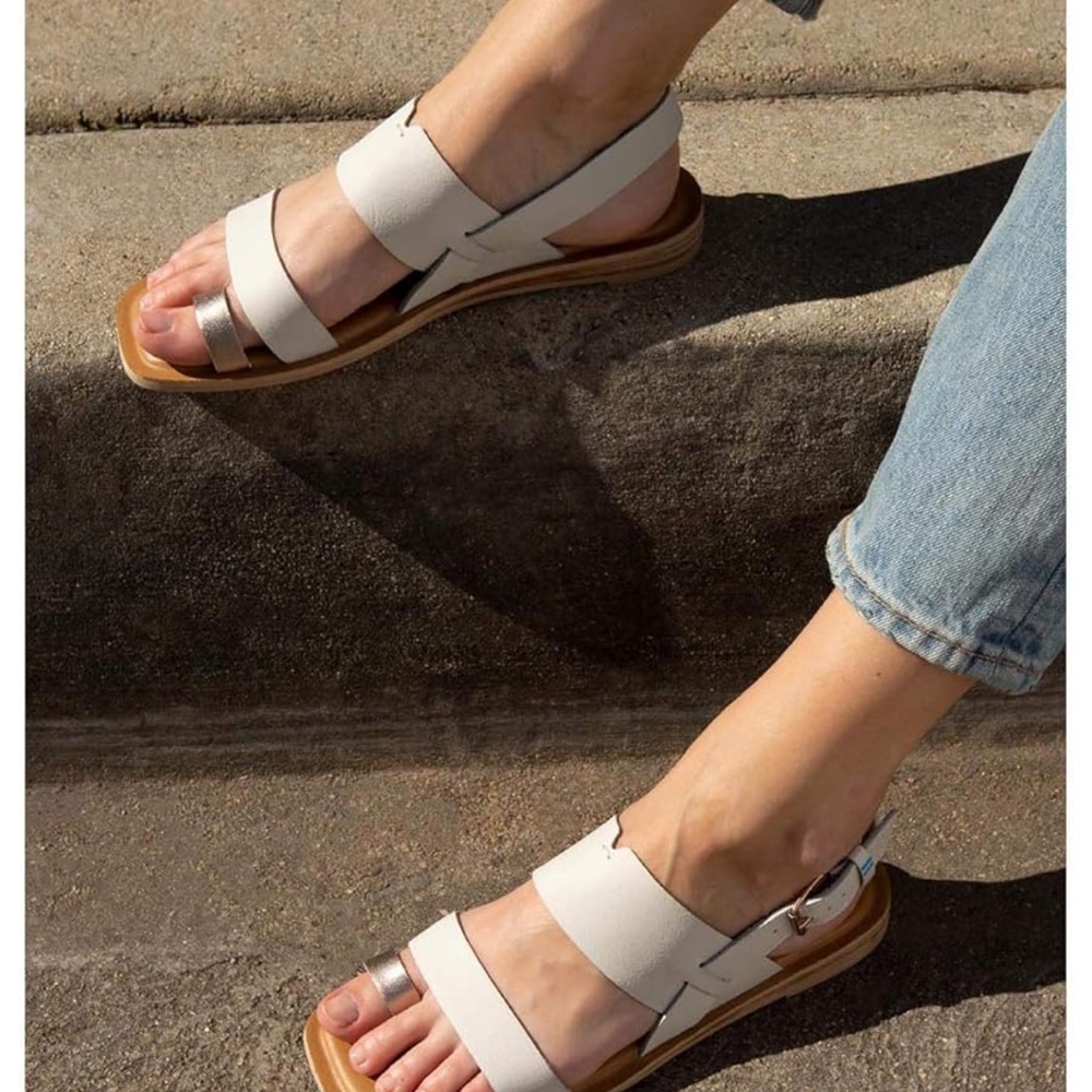 NWOT TOMS Freya Loop Leather Sandals